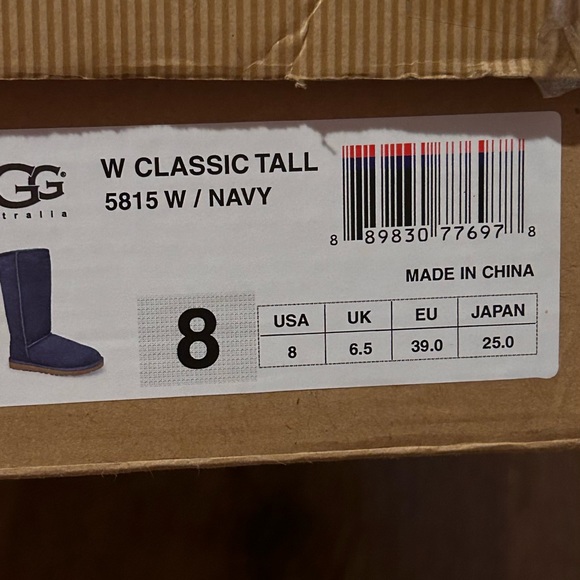 Lotsa UGGS! UGH I went a little nuts buying UGGS! These are Decker Uggs.. Size7 - Picture 7 of 12